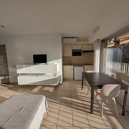 Apartmán Proche Et Commerces - Climatise, Parking, Wi-fi - Fr-1-466a-12 Saint-Raphaël